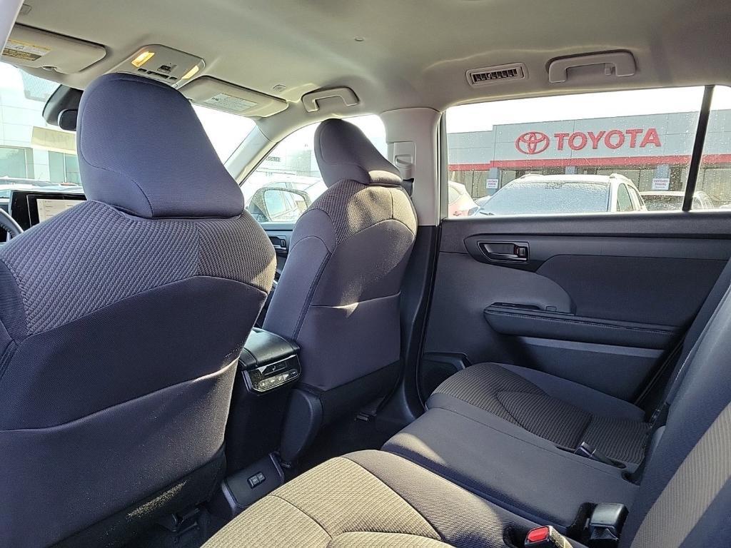 used 2024 Toyota Highlander car, priced at $35,373