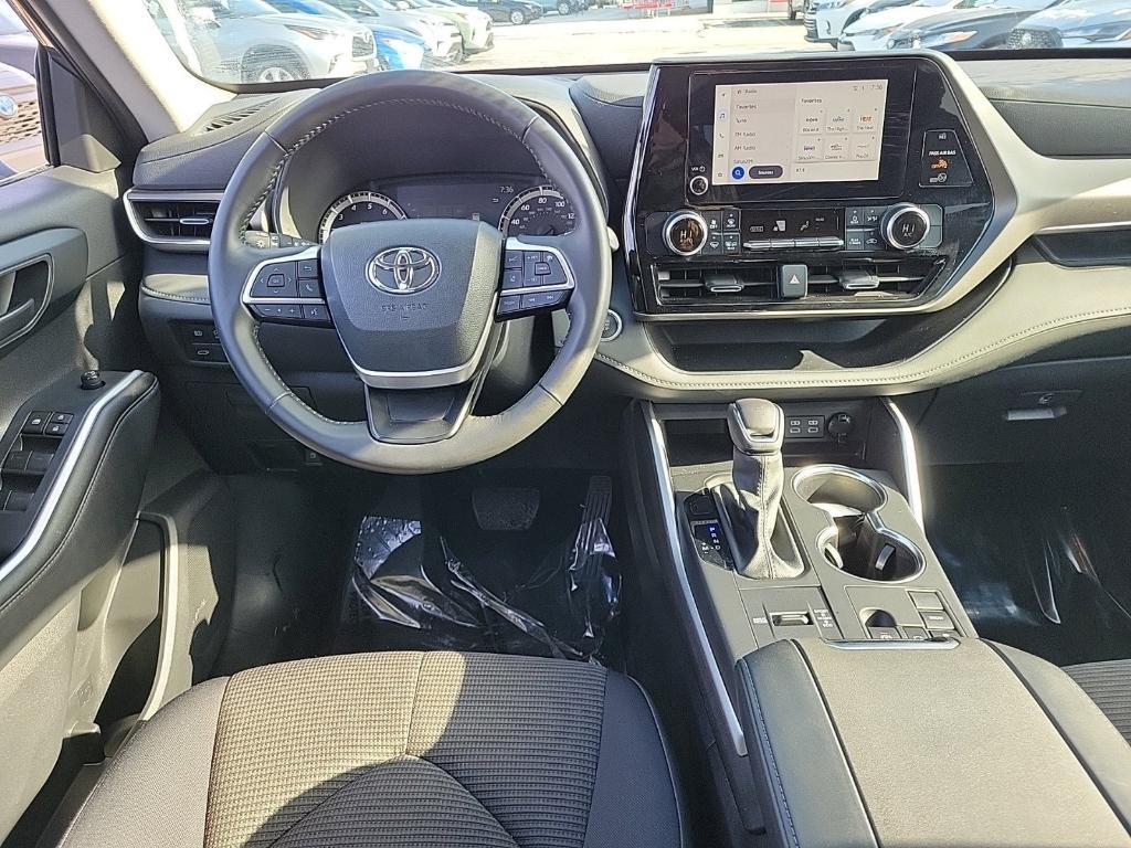 used 2024 Toyota Highlander car, priced at $35,373