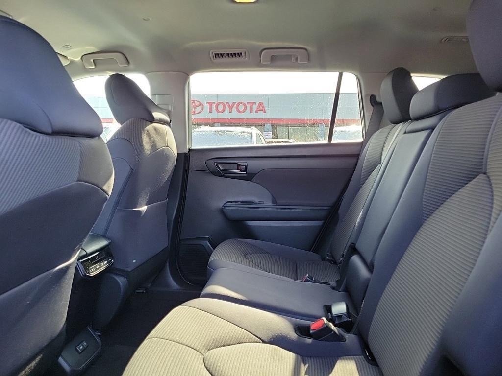 used 2024 Toyota Highlander car, priced at $35,373