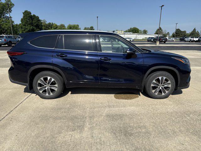 used 2020 Toyota Highlander car, priced at $30,379