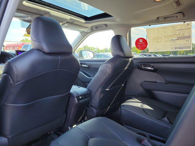 new 2025 Toyota Highlander car, priced at $48,612