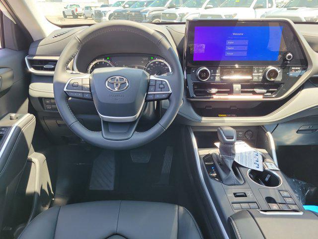 new 2025 Toyota Highlander car, priced at $48,412