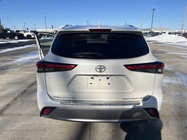 used 2021 Toyota Highlander car, priced at $38,113