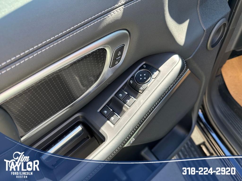 new 2025 Ford Expedition car, priced at $81,015