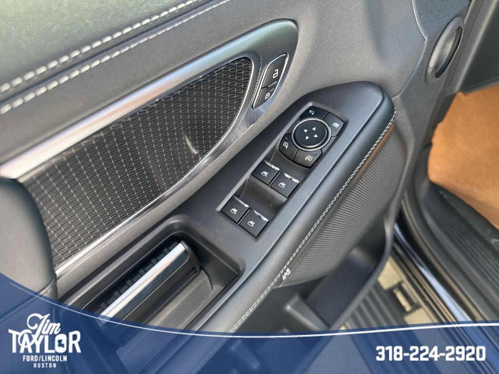 new 2025 Ford Expedition car, priced at $85,230