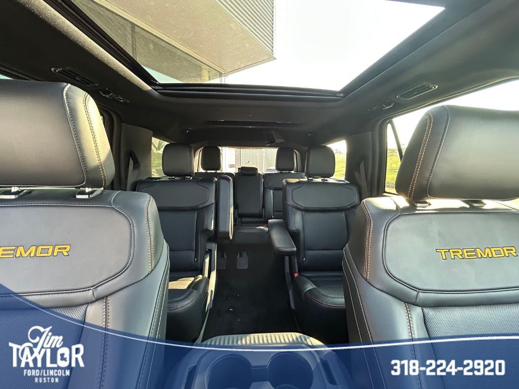 new 2025 Ford Expedition car, priced at $84,540