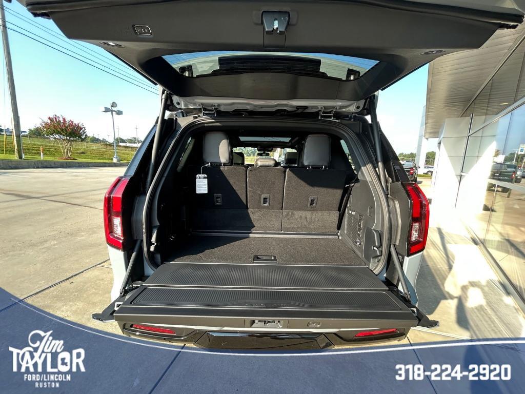 new 2025 Ford Expedition car, priced at $84,540