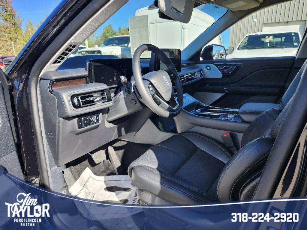 new 2025 Lincoln Aviator car, priced at $80,400