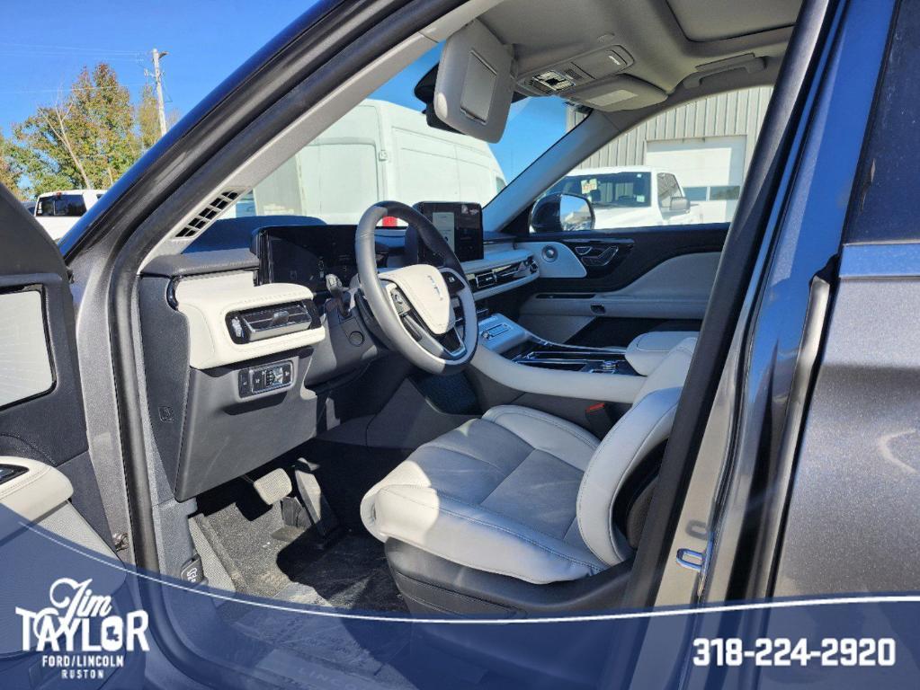 new 2025 Lincoln Aviator car, priced at $80,140