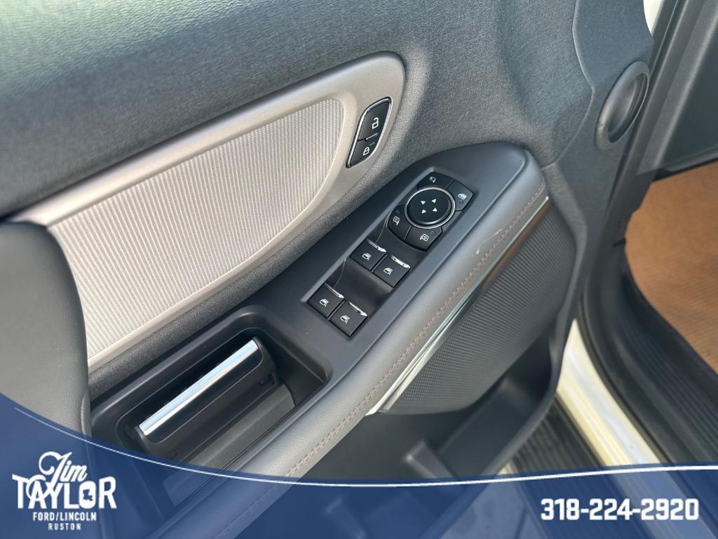 new 2025 Ford Expedition car, priced at $70,340
