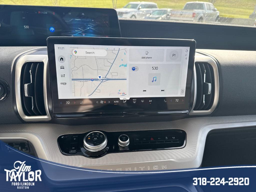 new 2025 Ford Expedition car, priced at $70,340