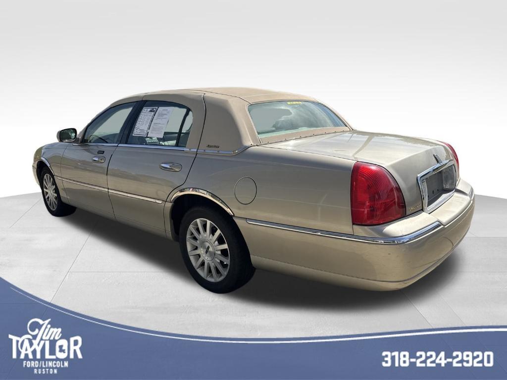used 2007 Lincoln Town Car car, priced at $8,850