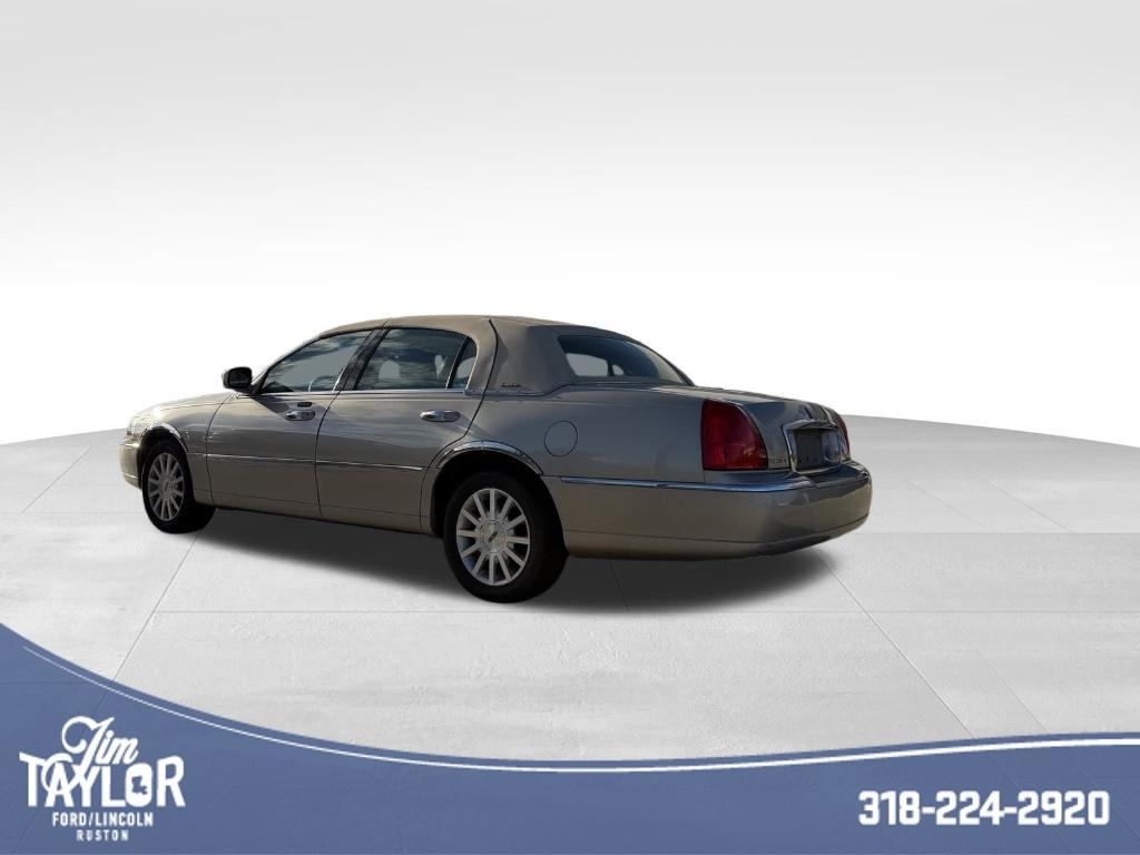 used 2007 Lincoln Town Car car, priced at $8,850