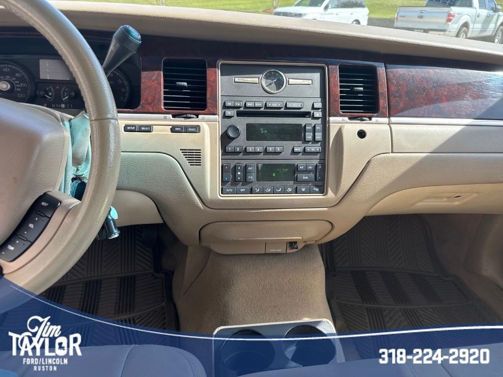 used 2007 Lincoln Town Car car, priced at $8,850