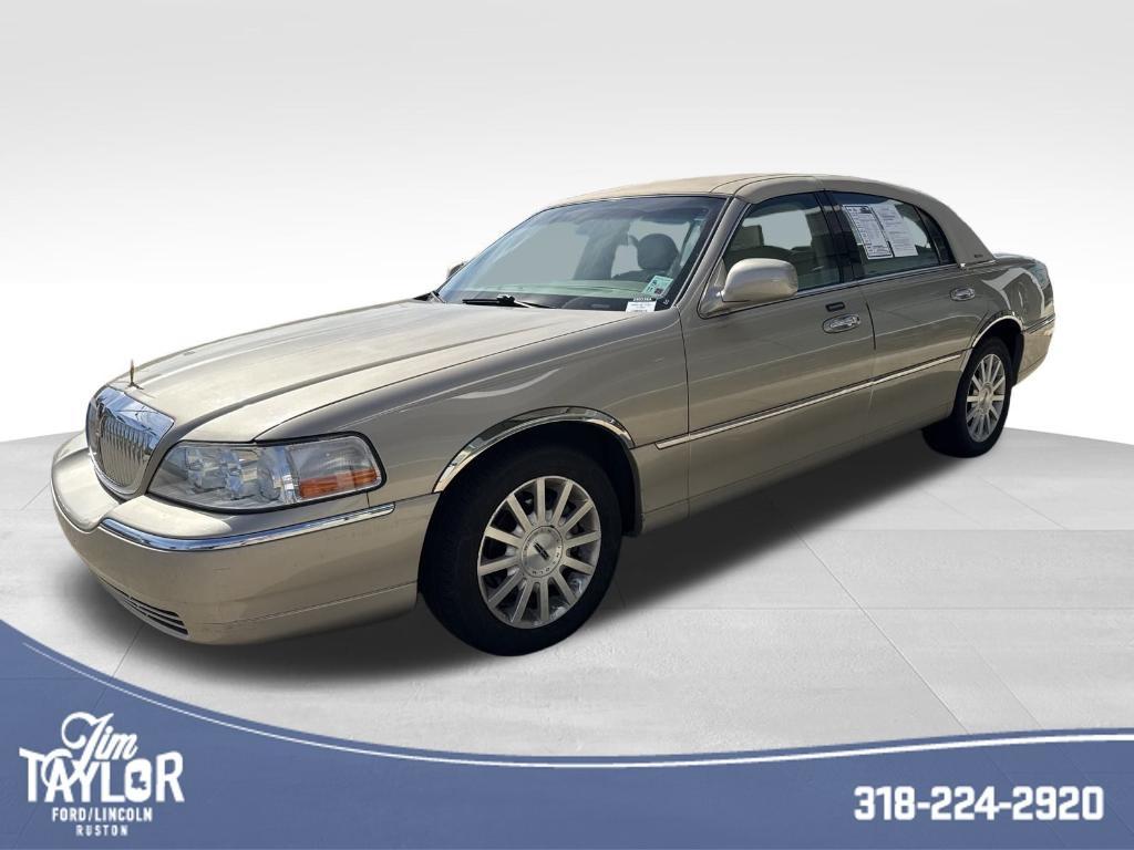 used 2007 Lincoln Town Car car, priced at $8,850