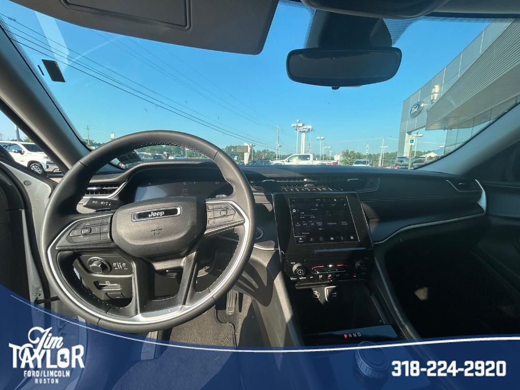 used 2024 Jeep Grand Cherokee car, priced at $29,987