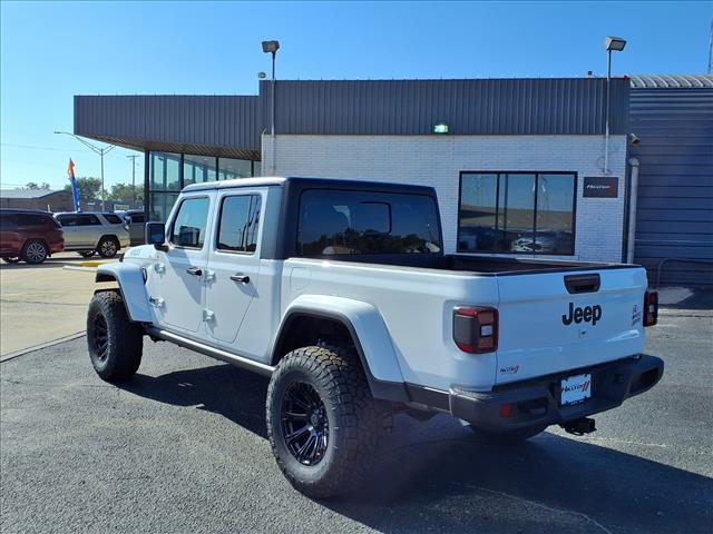 new 2025 Jeep Gladiator car, priced at $55,400