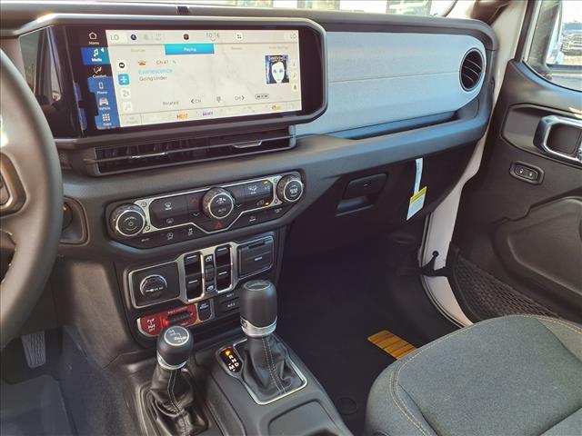 new 2025 Jeep Gladiator car, priced at $55,400