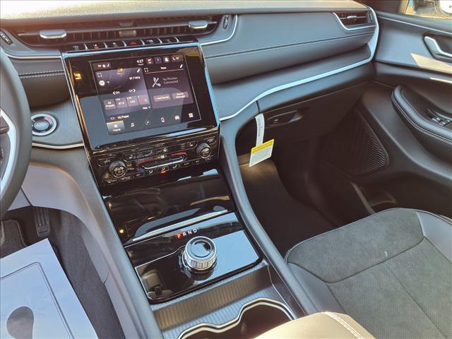 new 2025 Jeep Grand Cherokee car, priced at $46,135