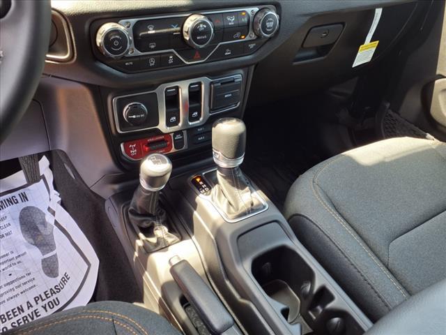 new 2025 Jeep Wrangler car, priced at $46,480