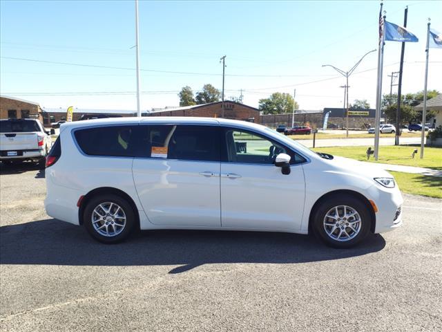 used 2023 Chrysler Pacifica car, priced at $27,900