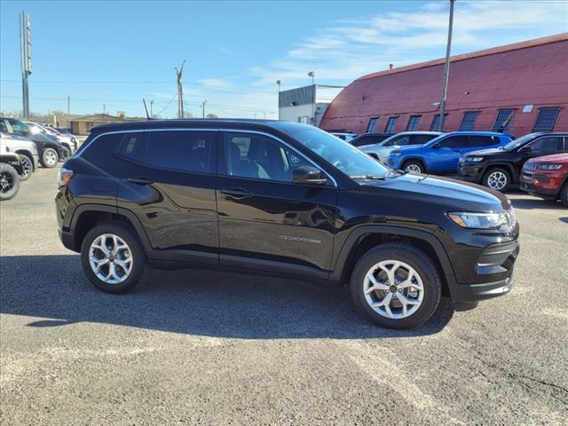 new 2025 Jeep Compass car, priced at $27,500