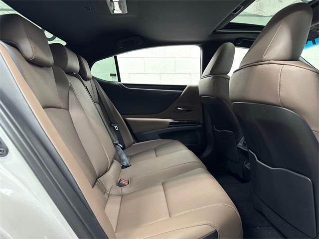 new 2025 Lexus ES 350 car, priced at $48,350