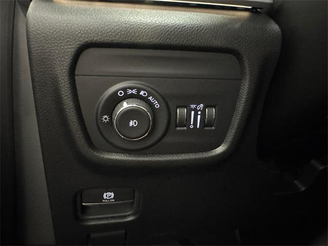 used 2025 Jeep Grand Cherokee car, priced at $42,474