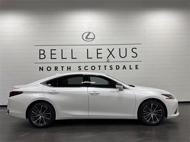 new 2025 Lexus ES 300h car, priced at $51,174