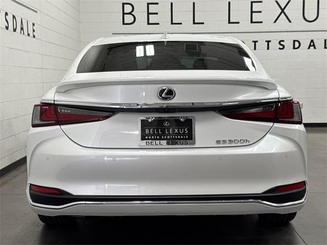 new 2025 Lexus ES 300h car, priced at $51,174