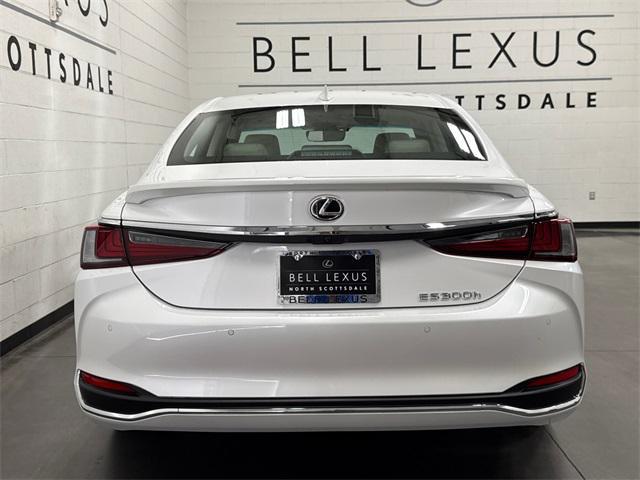 new 2025 Lexus ES 300h car, priced at $51,885