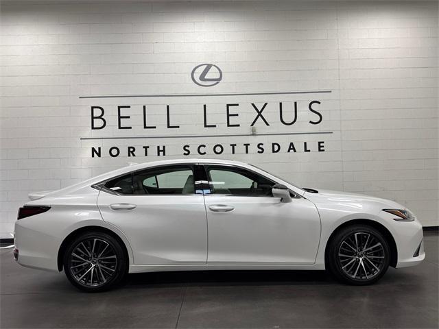 new 2025 Lexus ES 300h car, priced at $51,885