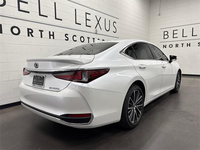 new 2025 Lexus ES 300h car, priced at $49,469