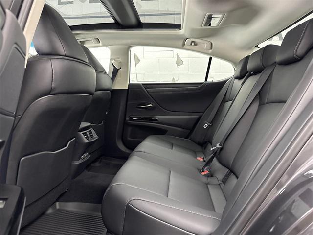 new 2025 Lexus ES 350 car, priced at $50,274