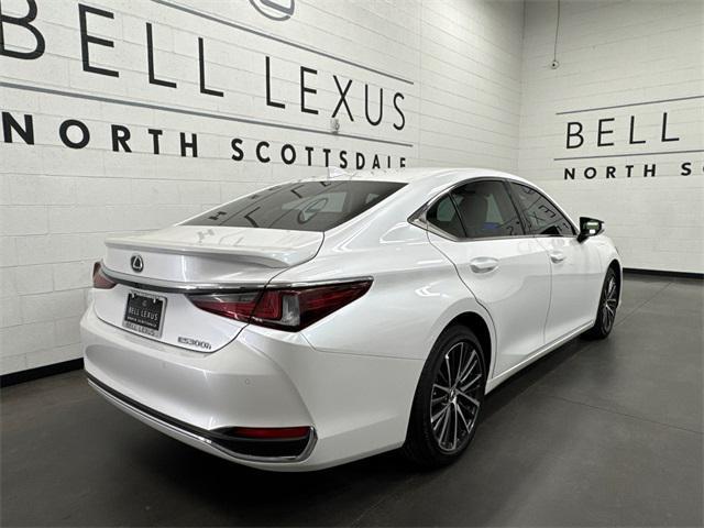 new 2025 Lexus ES 300h car, priced at $50,744
