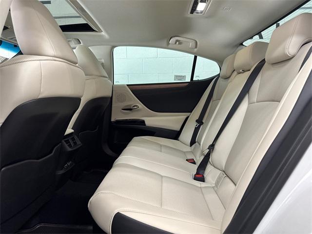 new 2025 Lexus ES 300h car, priced at $50,744