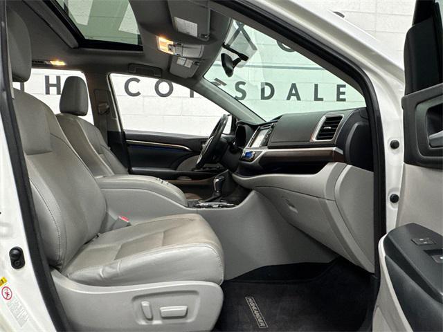 used 2015 Toyota Highlander car, priced at $17,974