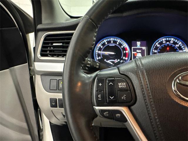 used 2015 Toyota Highlander car, priced at $17,974