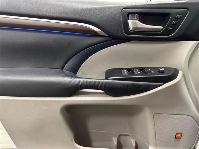used 2015 Toyota Highlander car, priced at $17,974