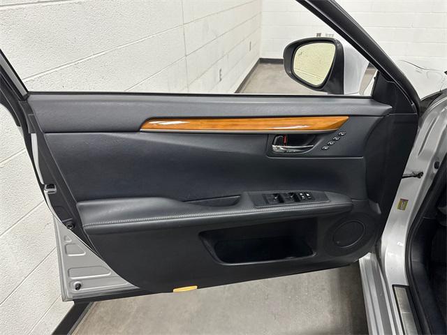 used 2015 Lexus ES 300h car, priced at $15,974