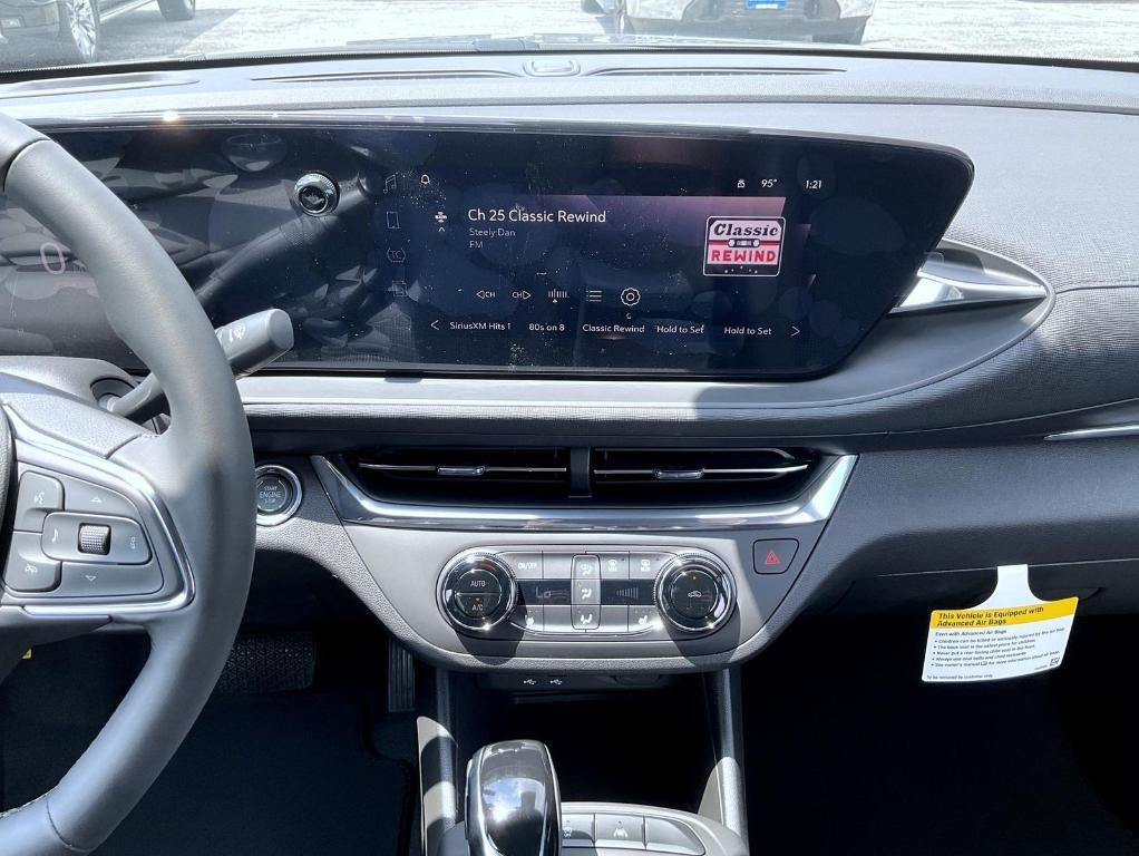 new 2025 Buick Envista car, priced at $26,393