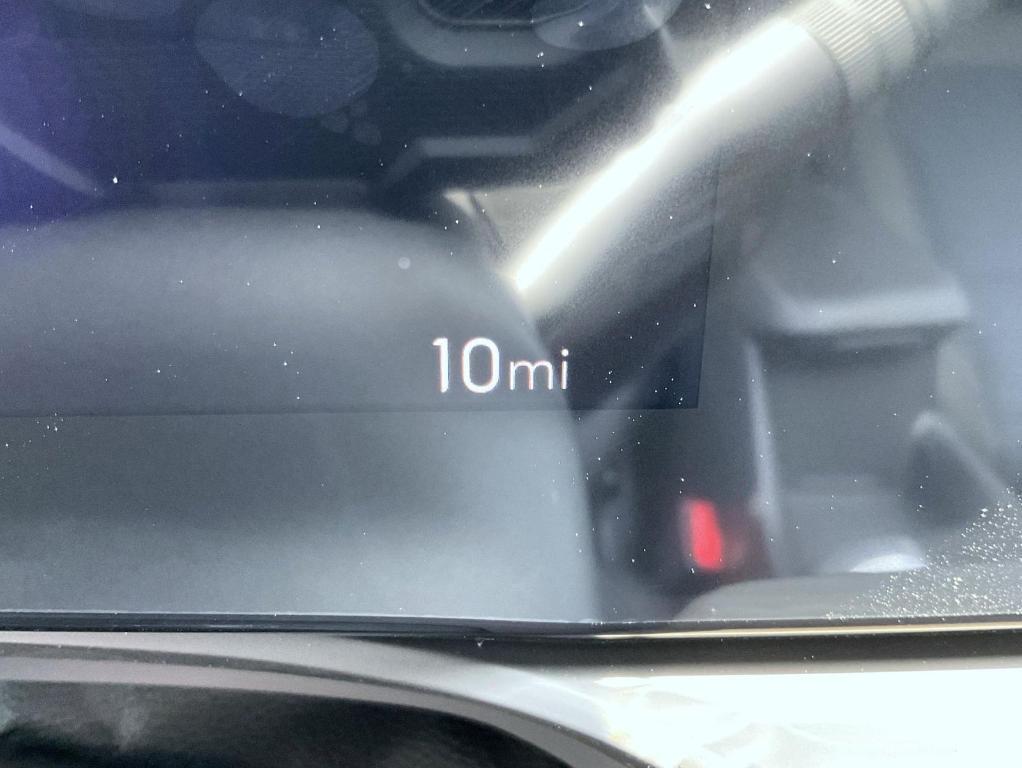 new 2025 Buick Envista car, priced at $26,393