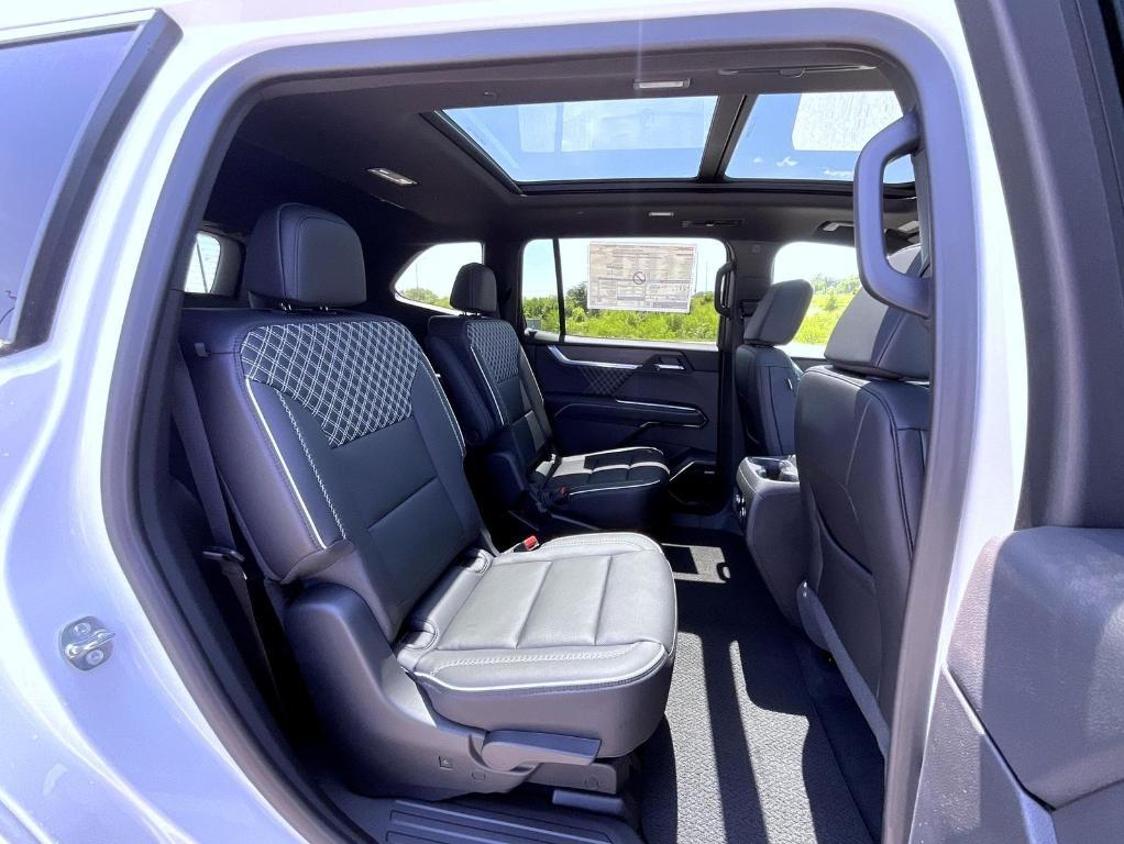 new 2025 GMC Acadia car, priced at $59,095