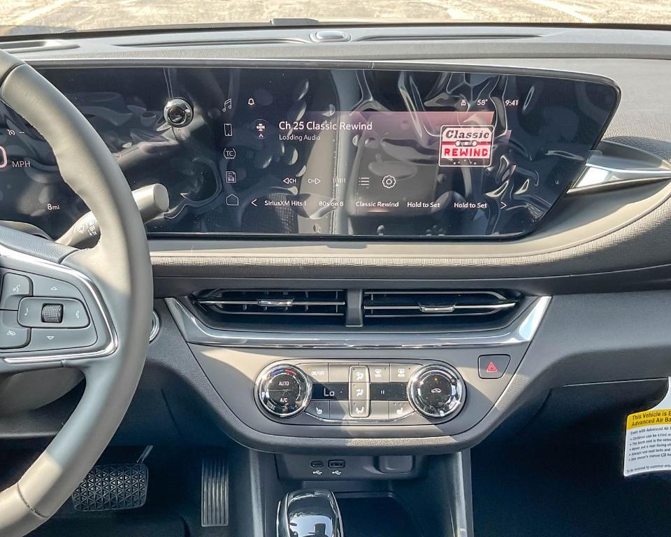 new 2025 Buick Envista car, priced at $26,984