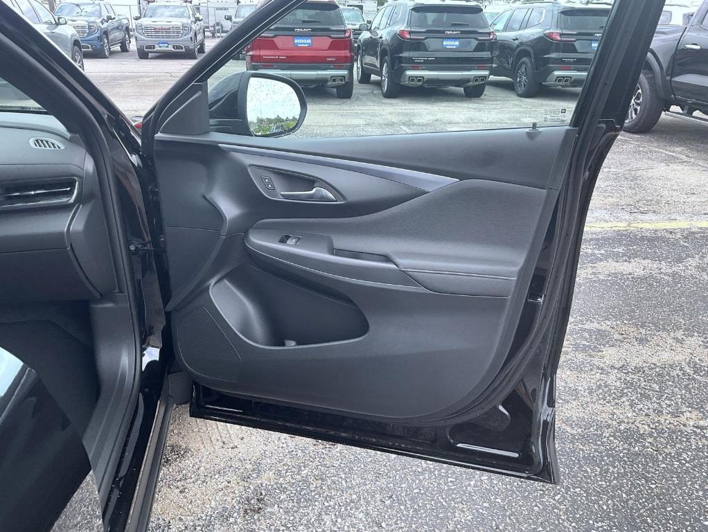 new 2025 Buick Envista car, priced at $26,393