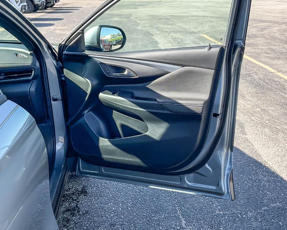 new 2025 Buick Envista car, priced at $27,829