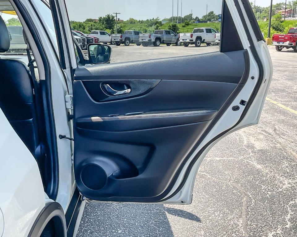 used 2017 Nissan Rogue car, priced at $17,670