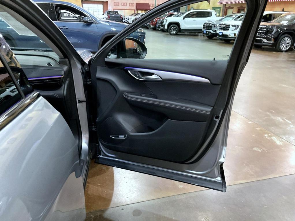 used 2025 Buick Envision car, priced at $36,880