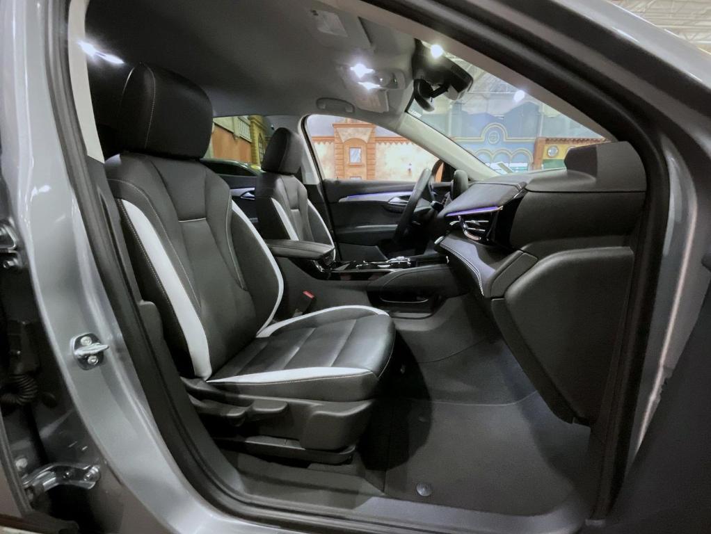 used 2025 Buick Envision car, priced at $36,880