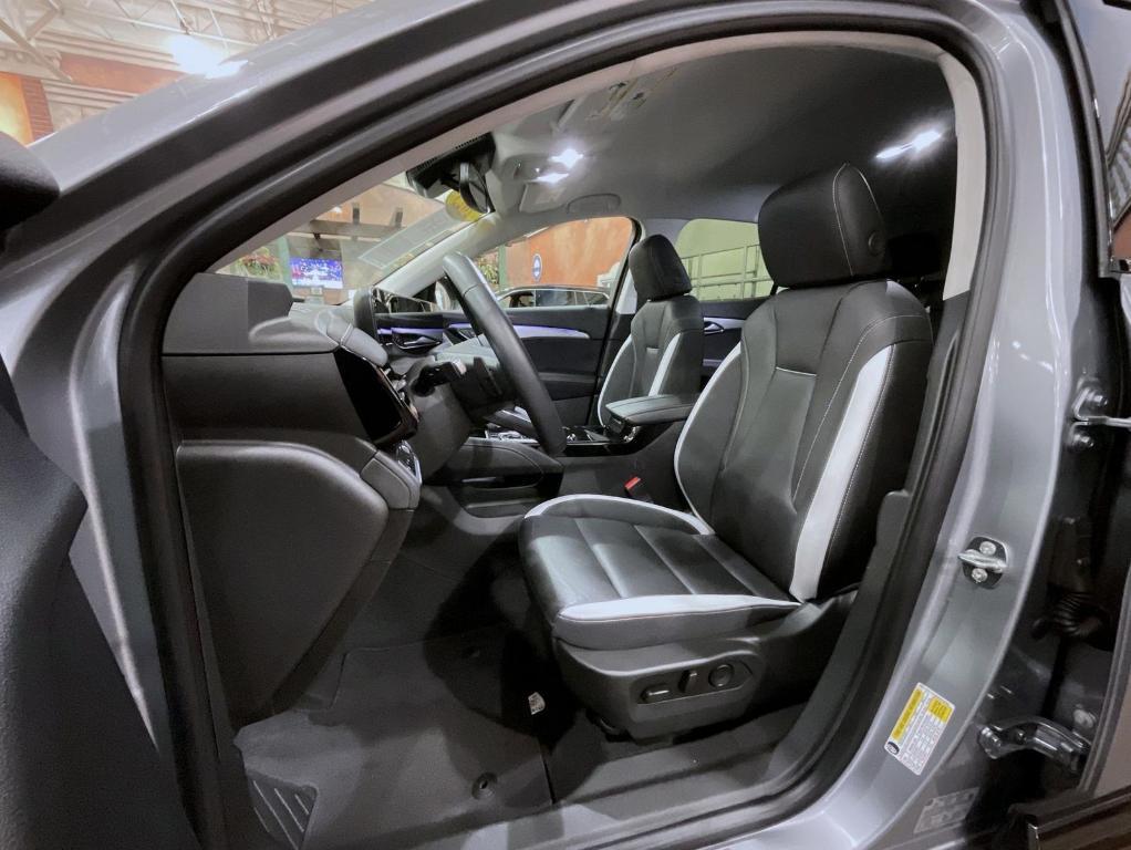 used 2025 Buick Envision car, priced at $36,880